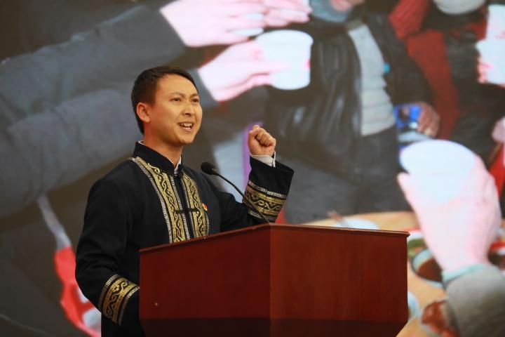 国家扶贫日 谭雪峰:歌声中寄望的美好愿景已变成现实