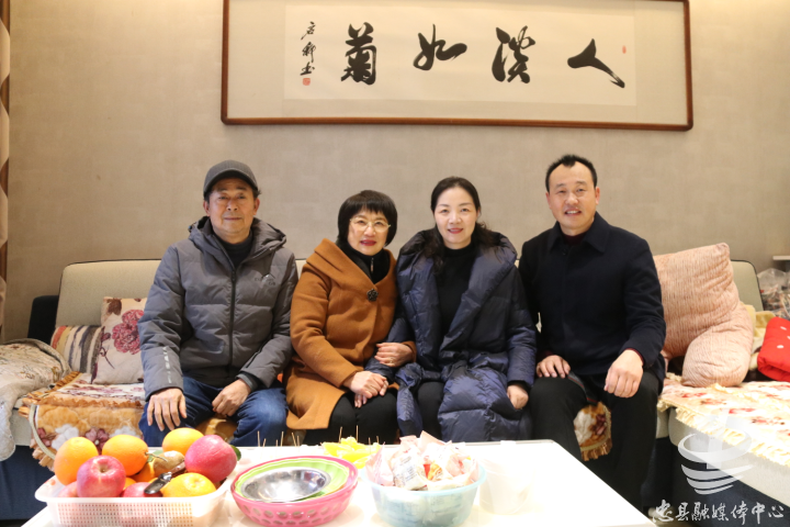 刘艳看望慰问退休老干部,因公牺牲党员干部家庭和困难党员-时政-忠县