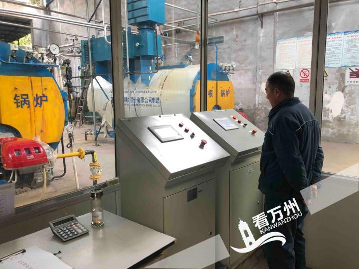 AC米兰官网-新春走基层｜“爆单了！椰香新春礼盒已卖出5万盒”