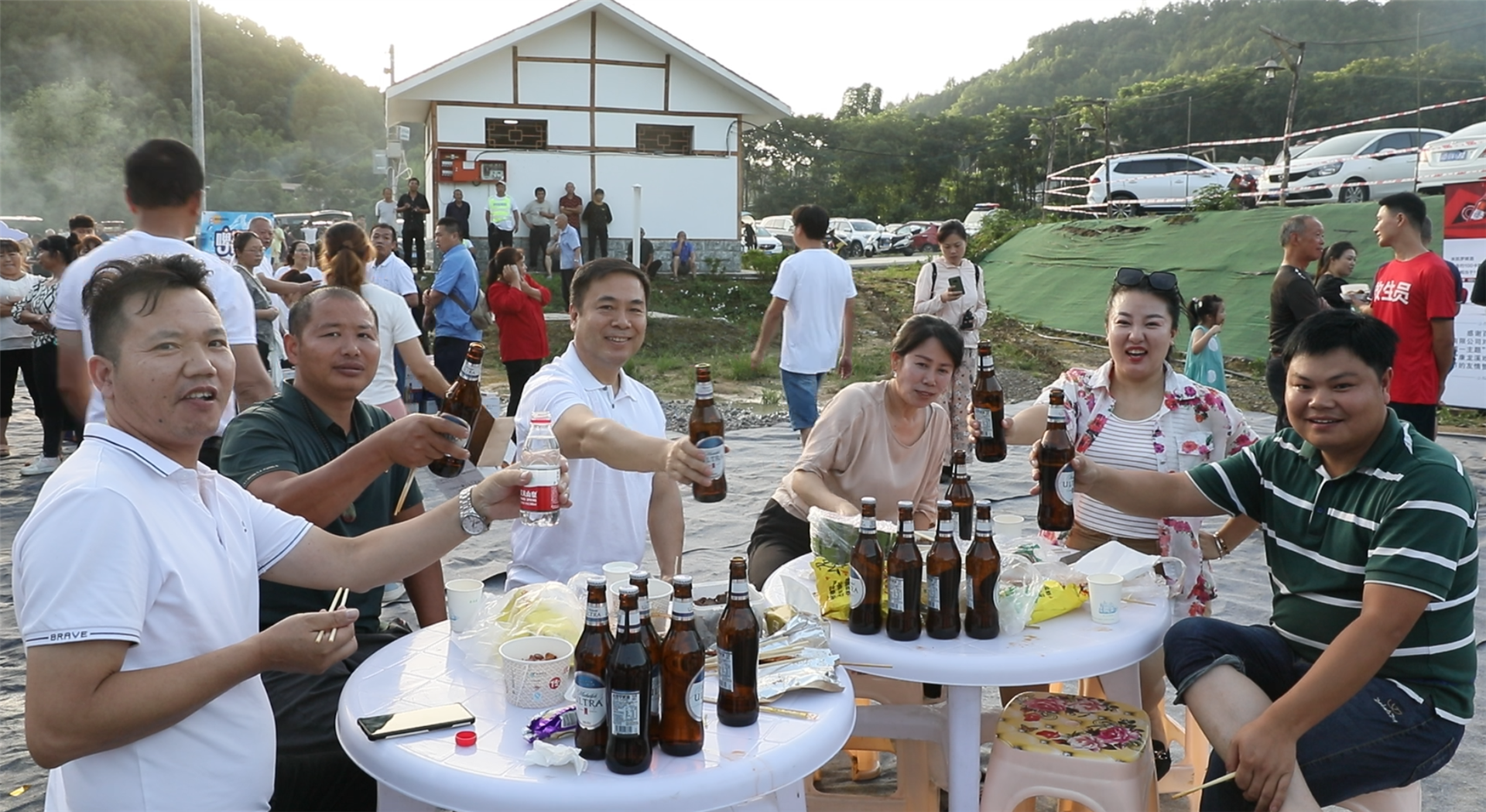 7月14日,15日晚上7點,在銅梁區蒲呂街道人和村康龍溪景區,火熱勁爆的