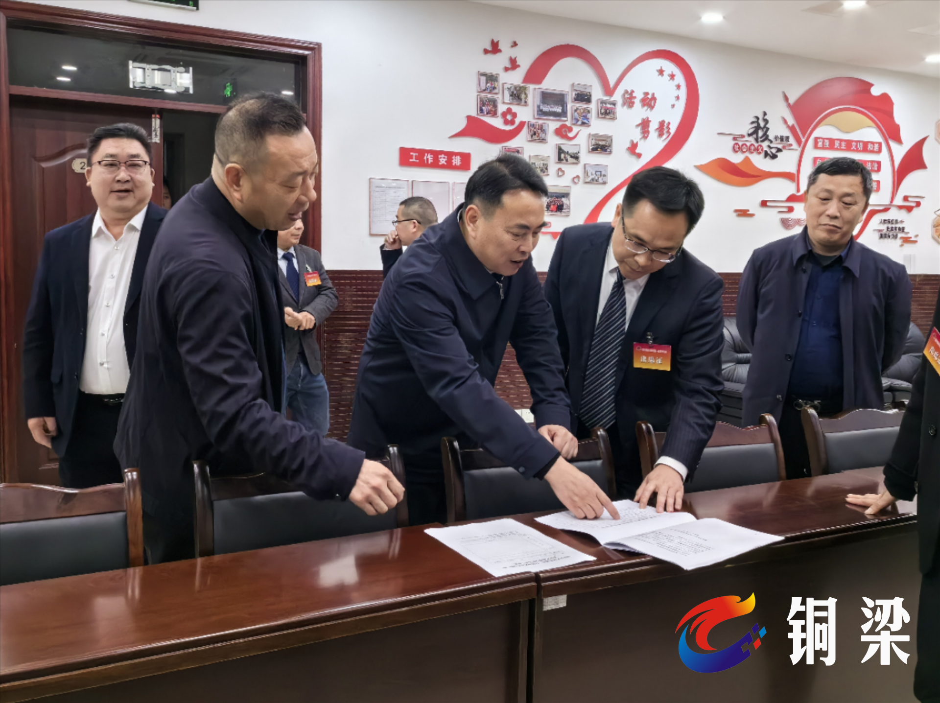 朱华伦调研基层治理和街道议事代表会议工作——铜梁网