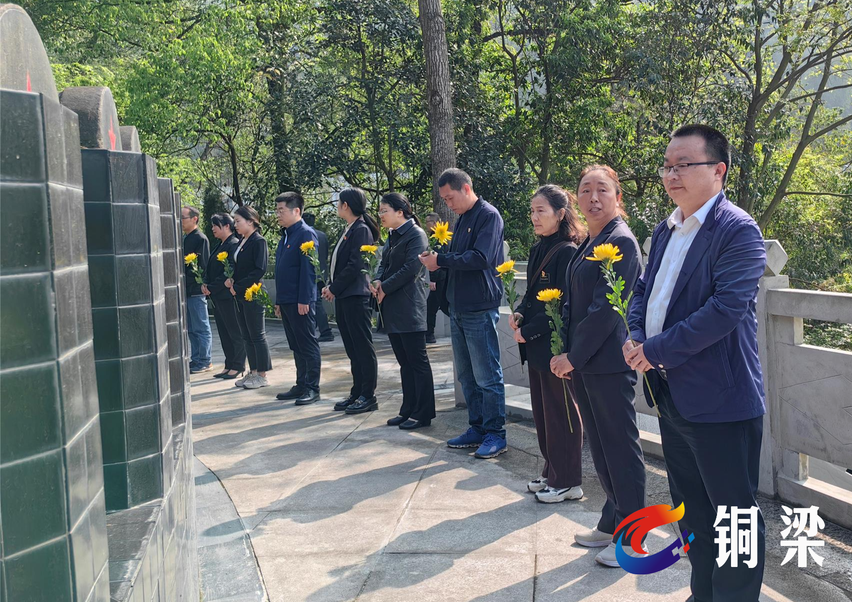 大庙镇党员干部走进西泉烈士陵园祭英烈——铜梁网