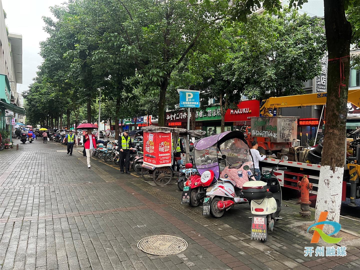 终于出手了！人民医院门口的摊位重新规划整顿‘雷火电竞在线登录官网’(图3)