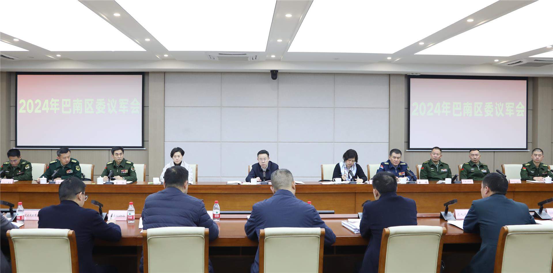 何友生：全面推动巴南党管武装和国防动员建设高质量发展
