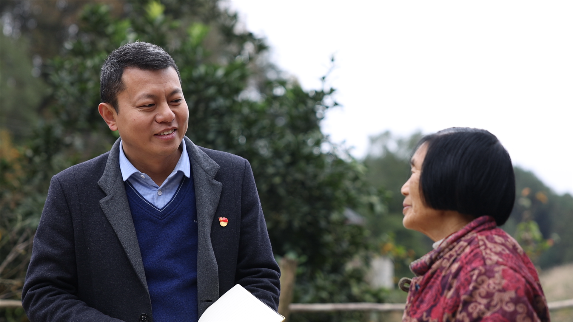 榜样在身边 |  何军：逐梦沃野，当好乡村振兴“引路人”