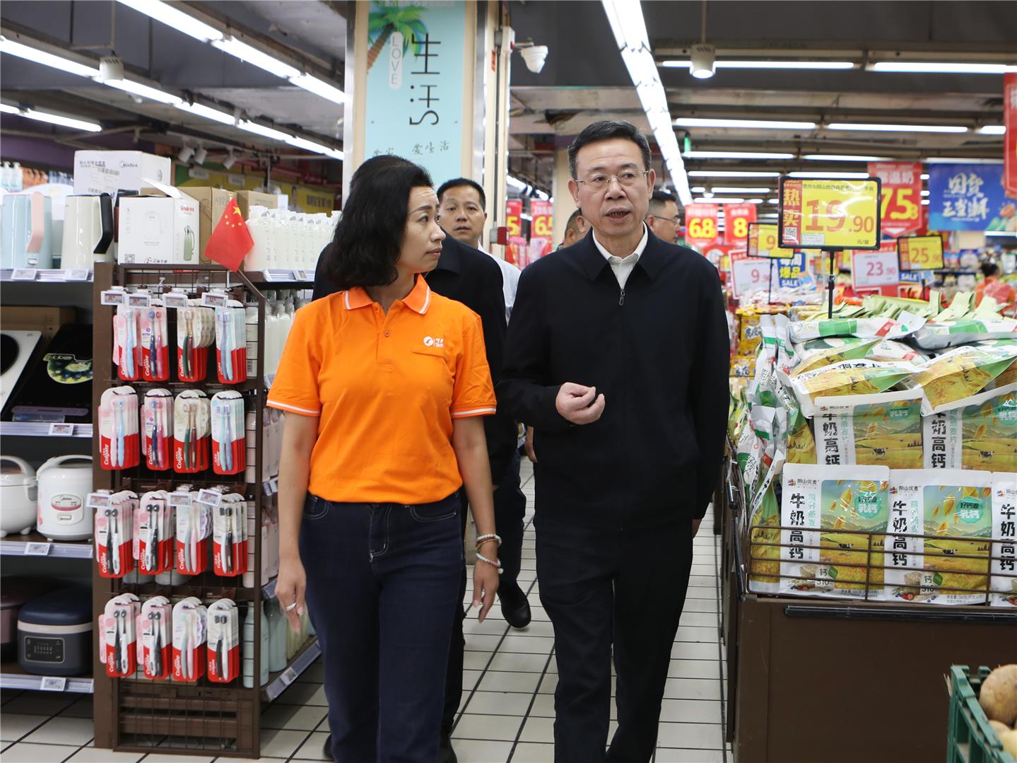 何友生开展节前安全检查 确保人民群众过一个平安祥和的节日