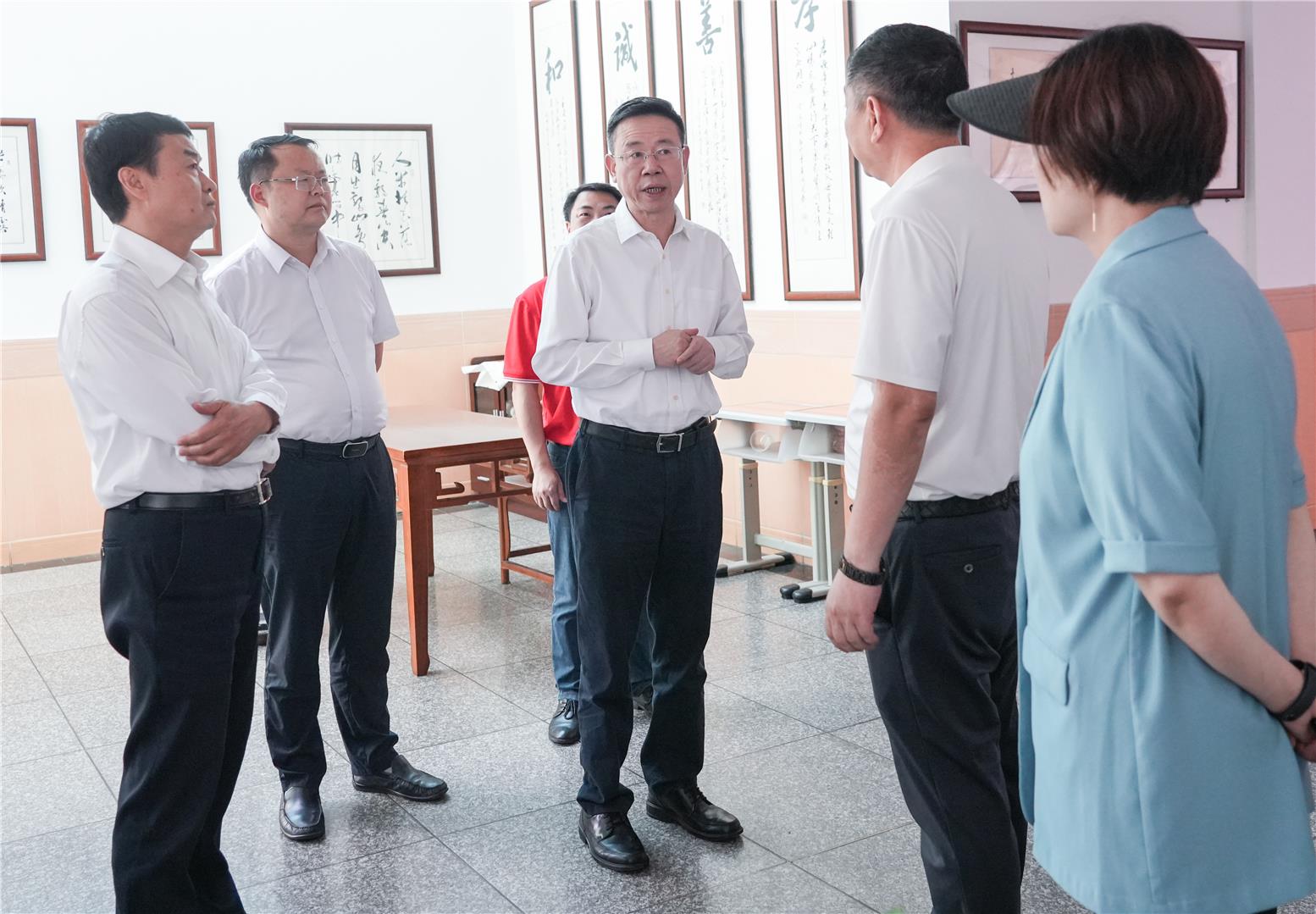 何友生：用习近平新时代中国特色社会主义思想铸魂育人，为教育强区建设注入动力