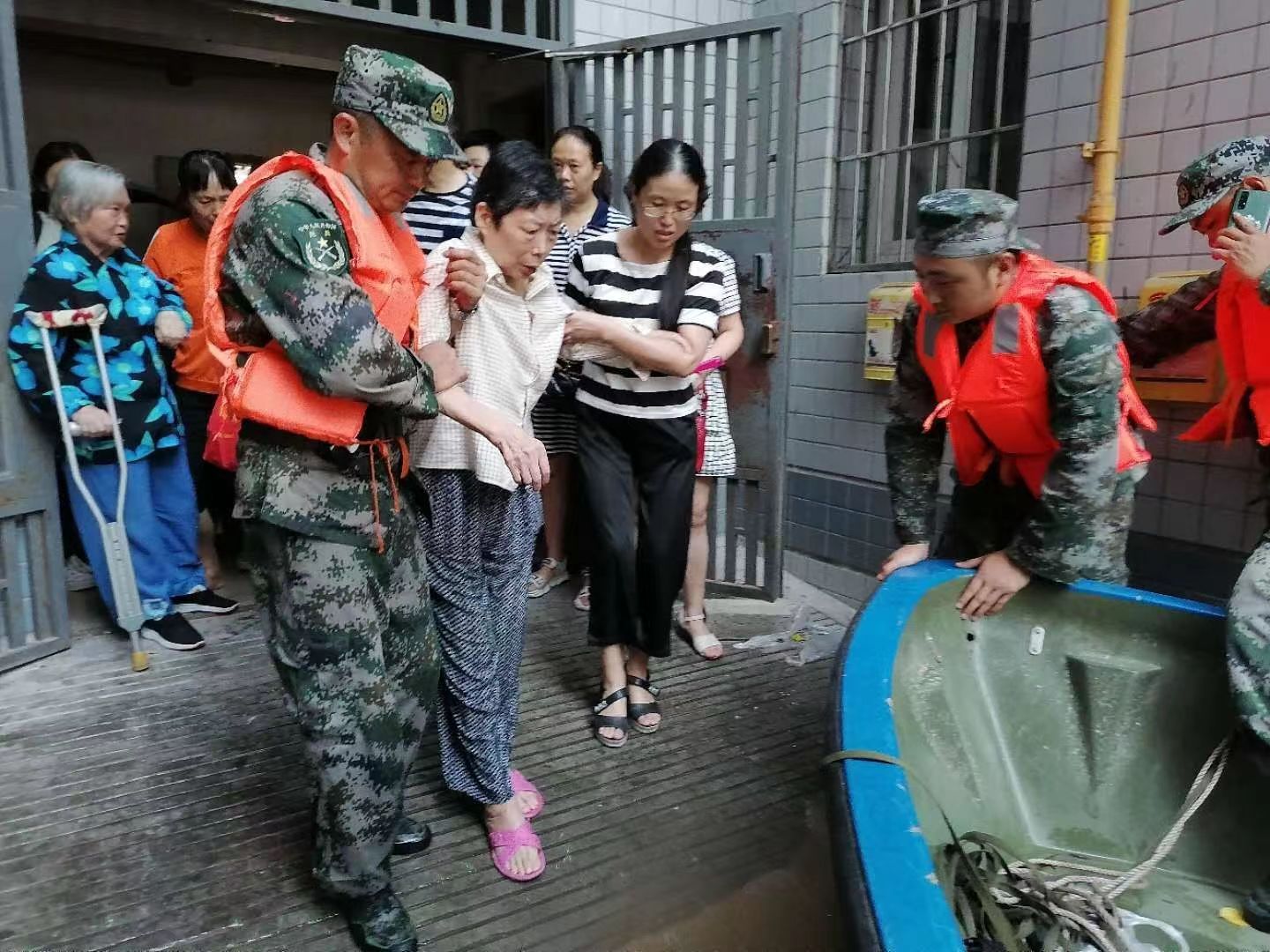 巴南榜样在身边 | 曾华：退伍不褪色，危难时刻显担当
