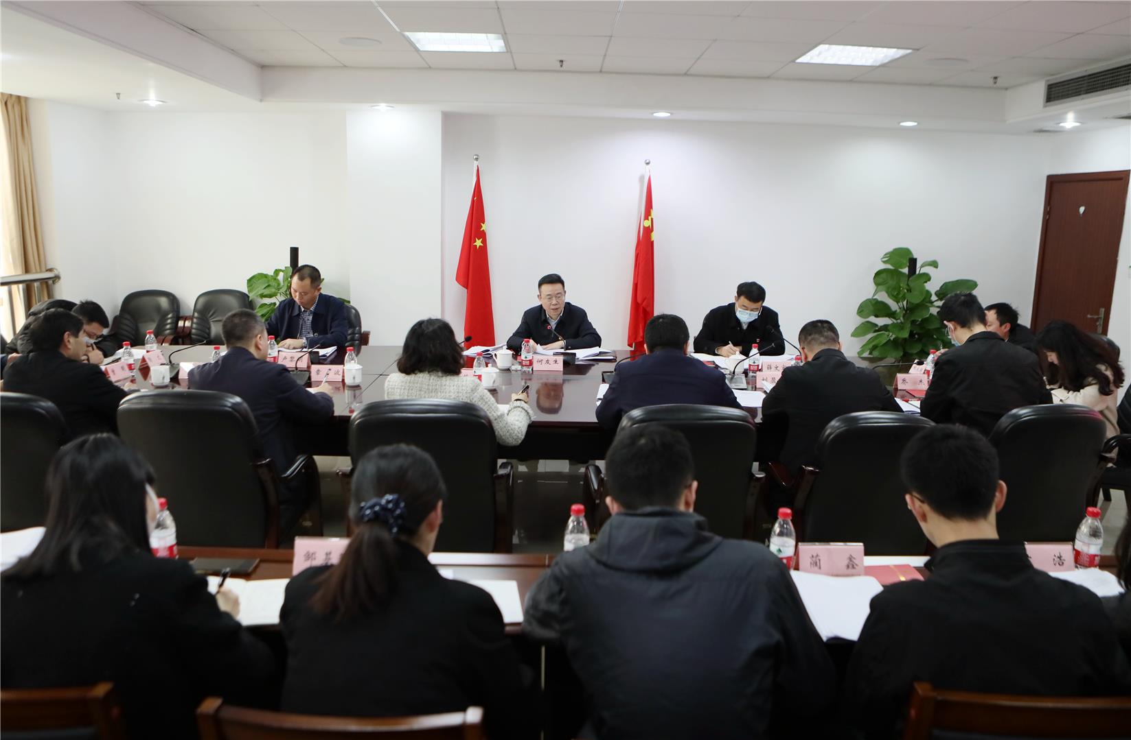 何友生参加区委办机关党总支2月“主题党日”活动暨党支部书记抓基层党建工作述职评议考核会