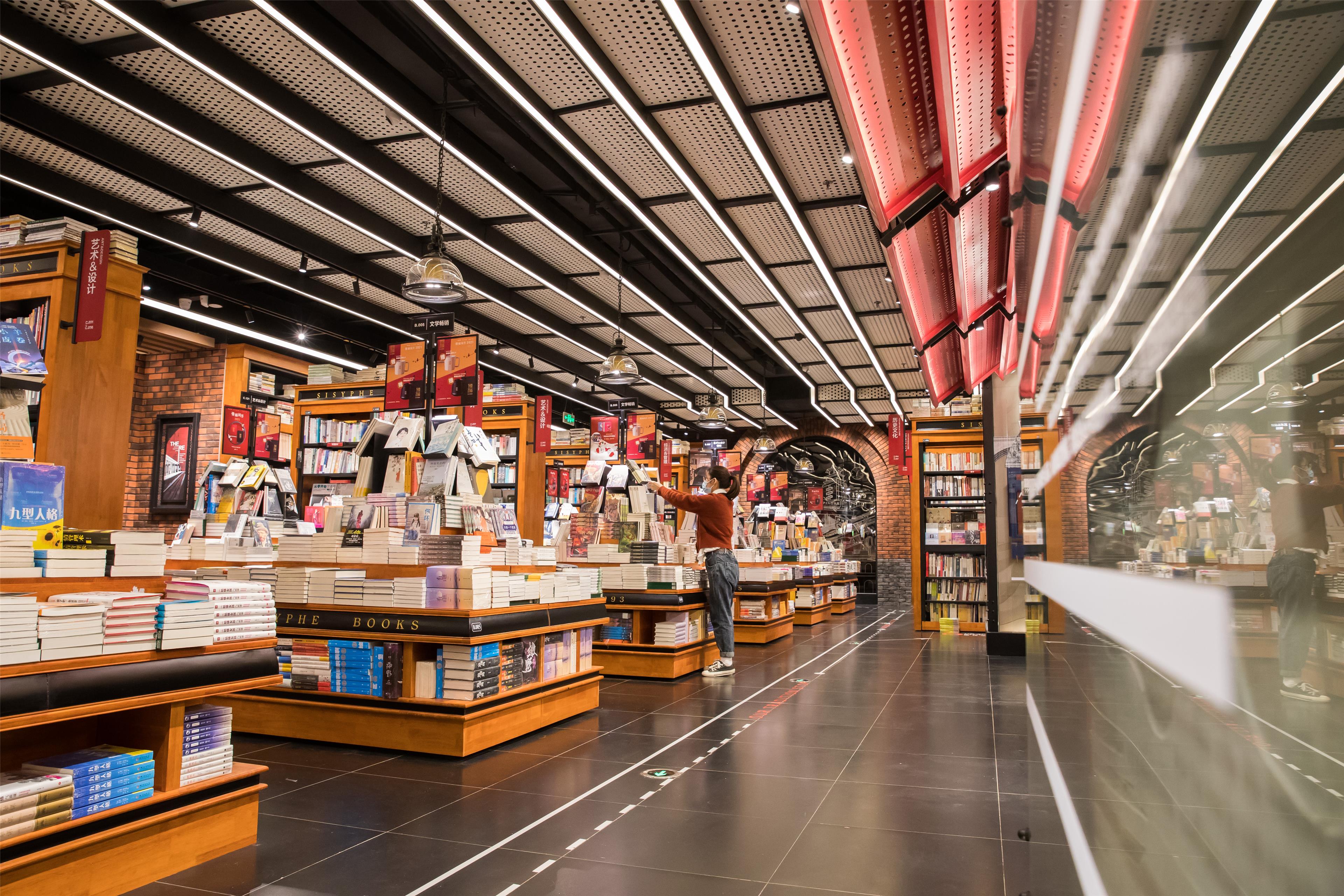 西西弗书店西南首家定制店亮相沙坪坝 上演书店邂逅火车站