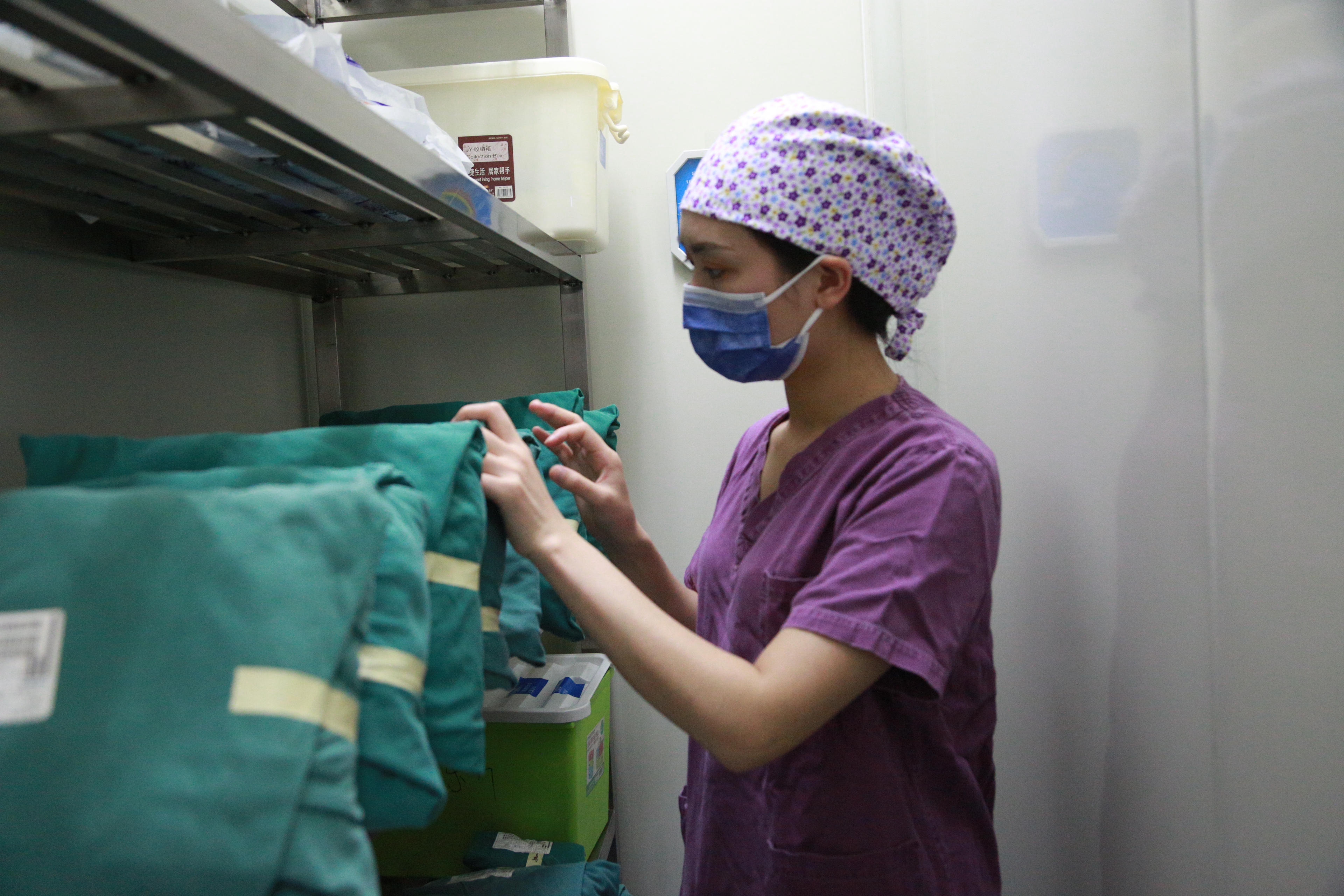 用爱托起新的生命护士节前夕记者探访区妇幼保健院助产士