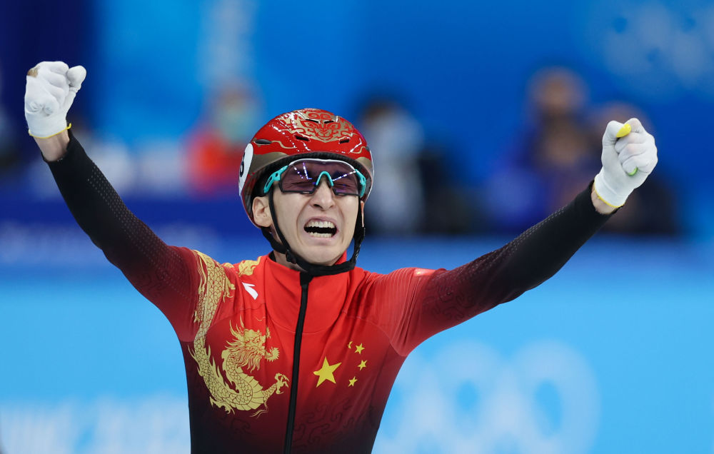 北京冬奥会赢了首金中国队获短道速滑混合团体接力冠军