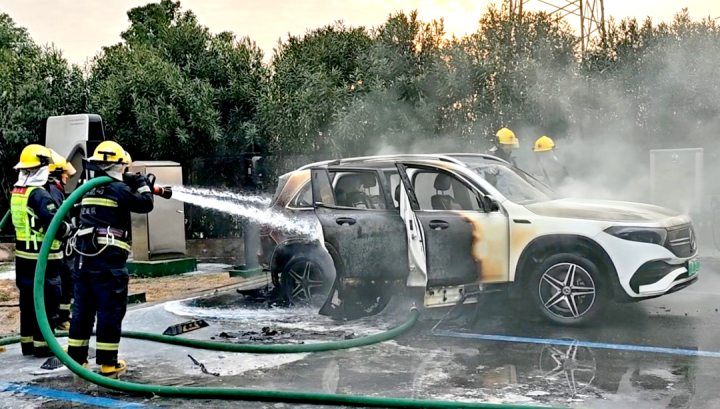 新能源汽车火灾如何预防!速来收藏这份防火安全指南→-丰都新闻网