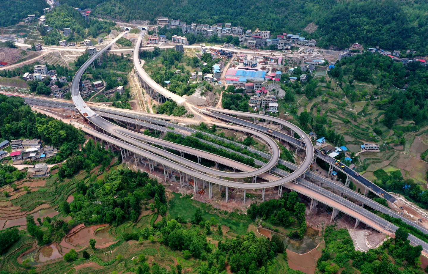 酉阳:渝湘复线高速公路加快建设