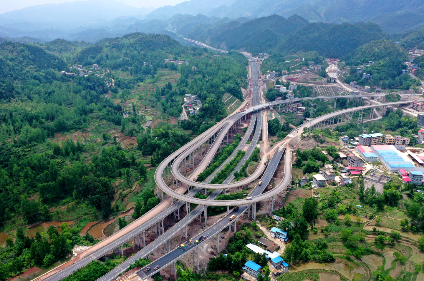 酉阳:渝湘复线高速公路加快建设
