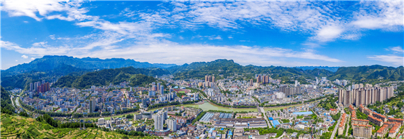 区域中心城市黔江。黔江区委宣传部供图