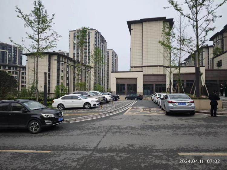 南岸区金科联发东悦府消防通道被违停物业无动于衷正文