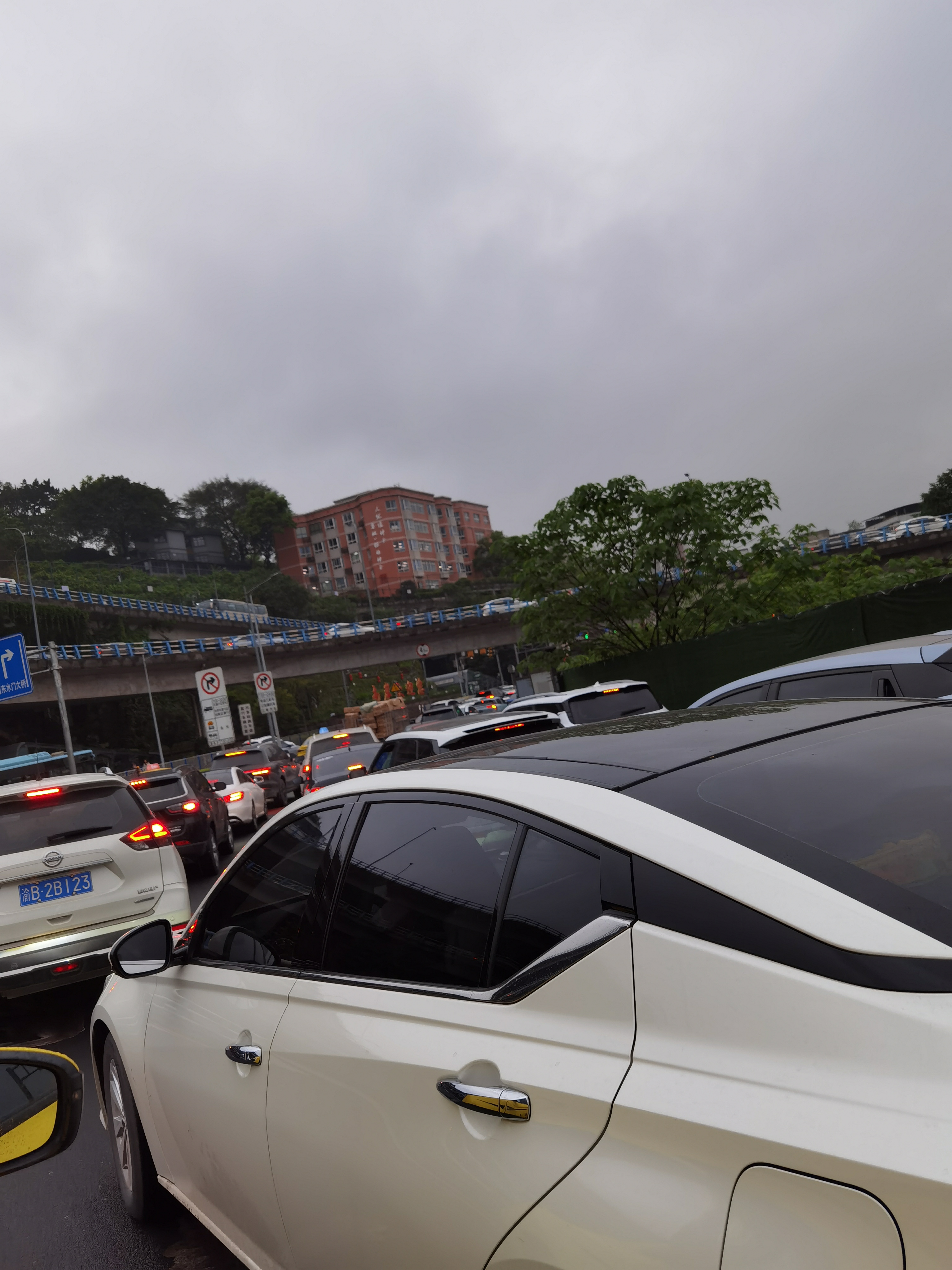 南山立交下东水门大桥拥堵正文