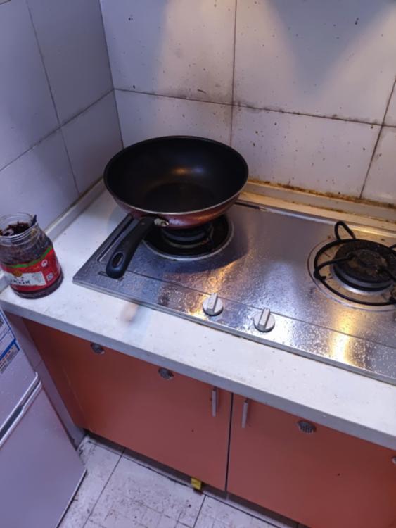 蔡家公租房两江名居居民楼漏水.物业无人能维修?