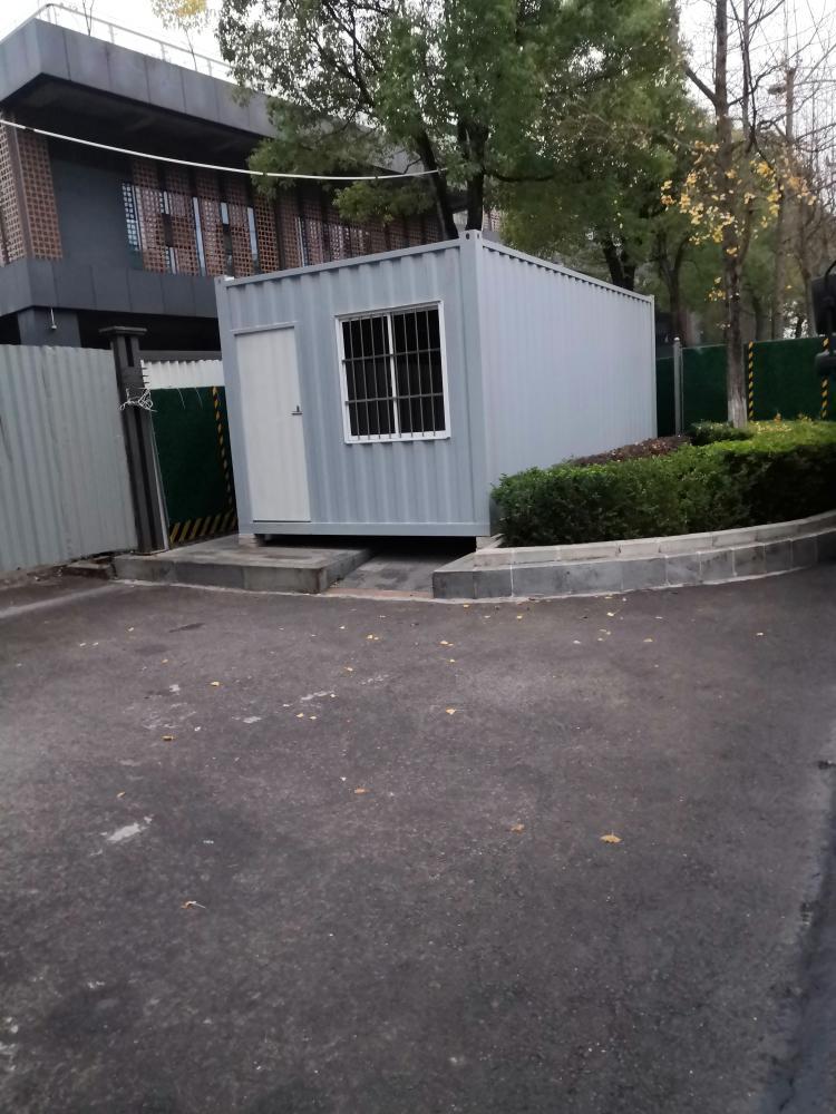 大渡口重钢总医院对面道路封闭