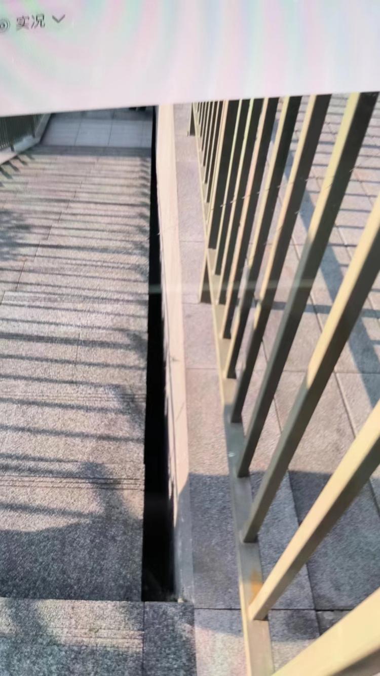 我买的是电梯房,不是楼梯房,不知开发商是如何满足交付条