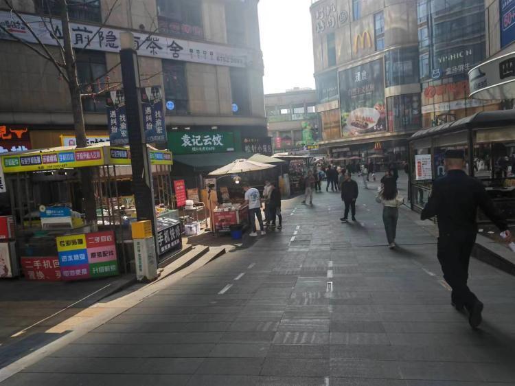 大石坝悦荟摆摊卖熟食影响公众卫生安全-重庆网络问政平台