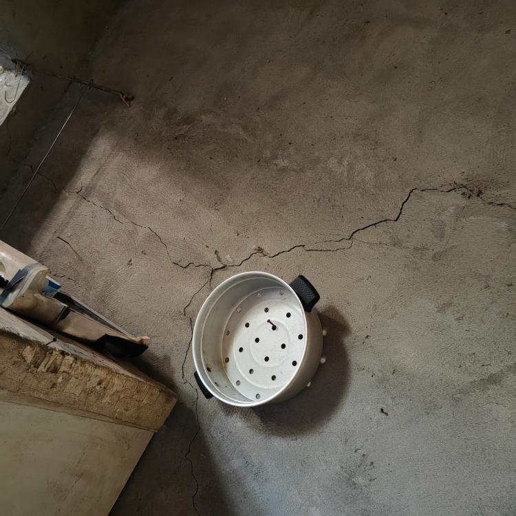 豆腐渣公路垮塌打倒民房-重庆网络问政平台