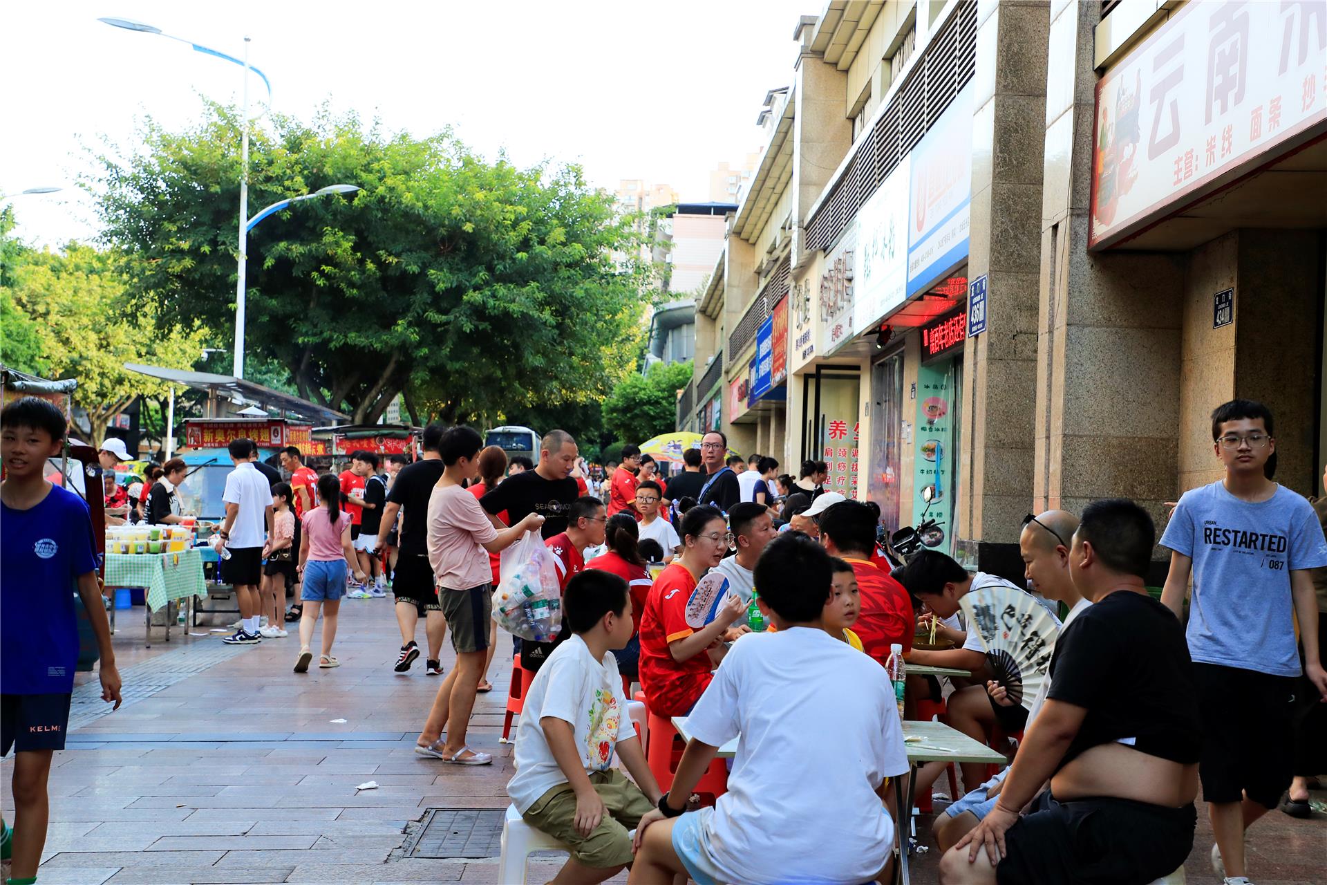 【铜梁视角】舌尖过"足"瘾!看重庆铜梁龙比赛品特色美食