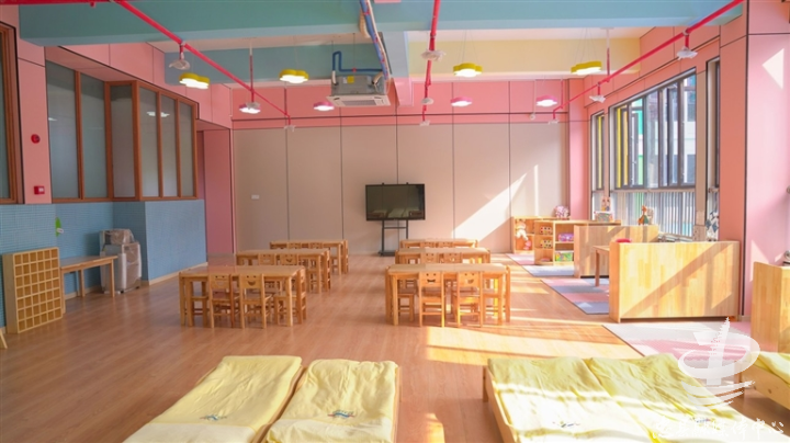 忠县莱茵宝贝幼儿园七彩的校园多彩的童年