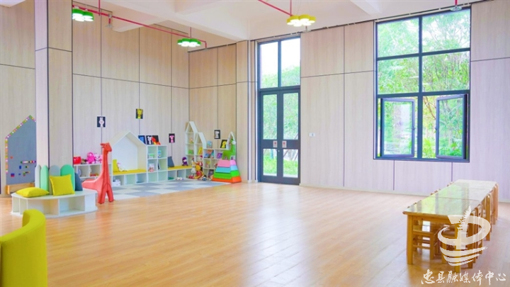 忠县莱茵宝贝幼儿园七彩的校园多彩的童年