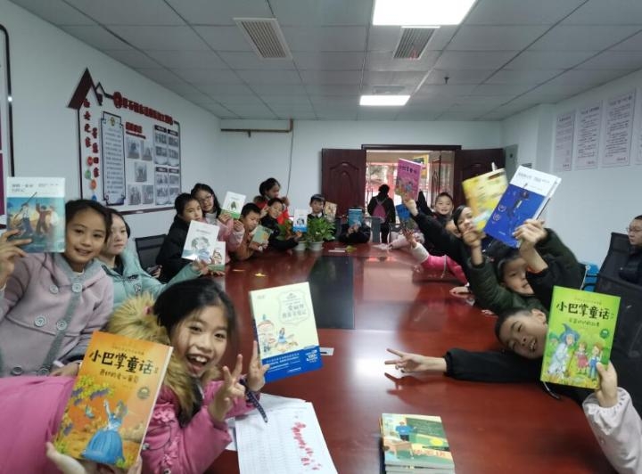 科技手工制作冬令营 共护少年科技梦