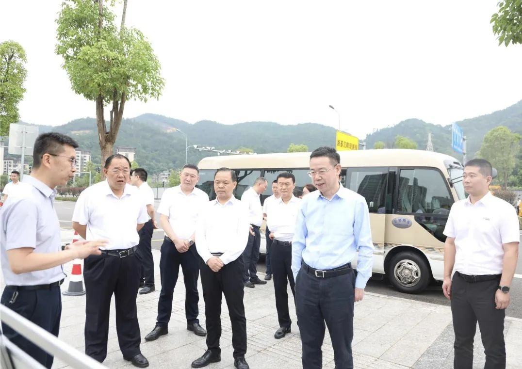 何友生：以改革赋能，让城市治理更智能、更高效、更精准