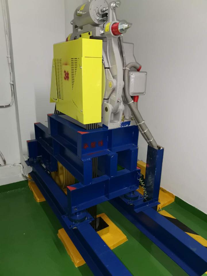 嘉多利广场小区电梯曳引机换新说起老电梯,居民开起了"吐槽大会"