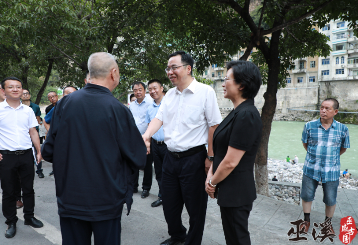 李卫东巡河时强调：严格落实河长制 为筑牢长江上游重要生态屏障作出巫溪贡献